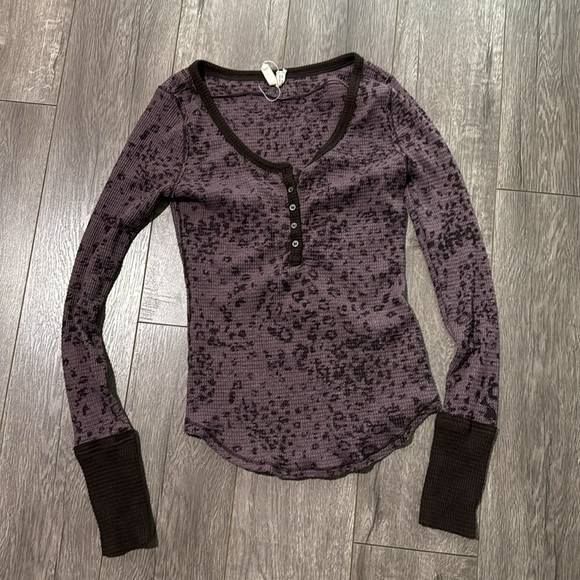 Free People We the Free Davis Thermal Purple Leopard Print Size Medium - Picture 2 of 4